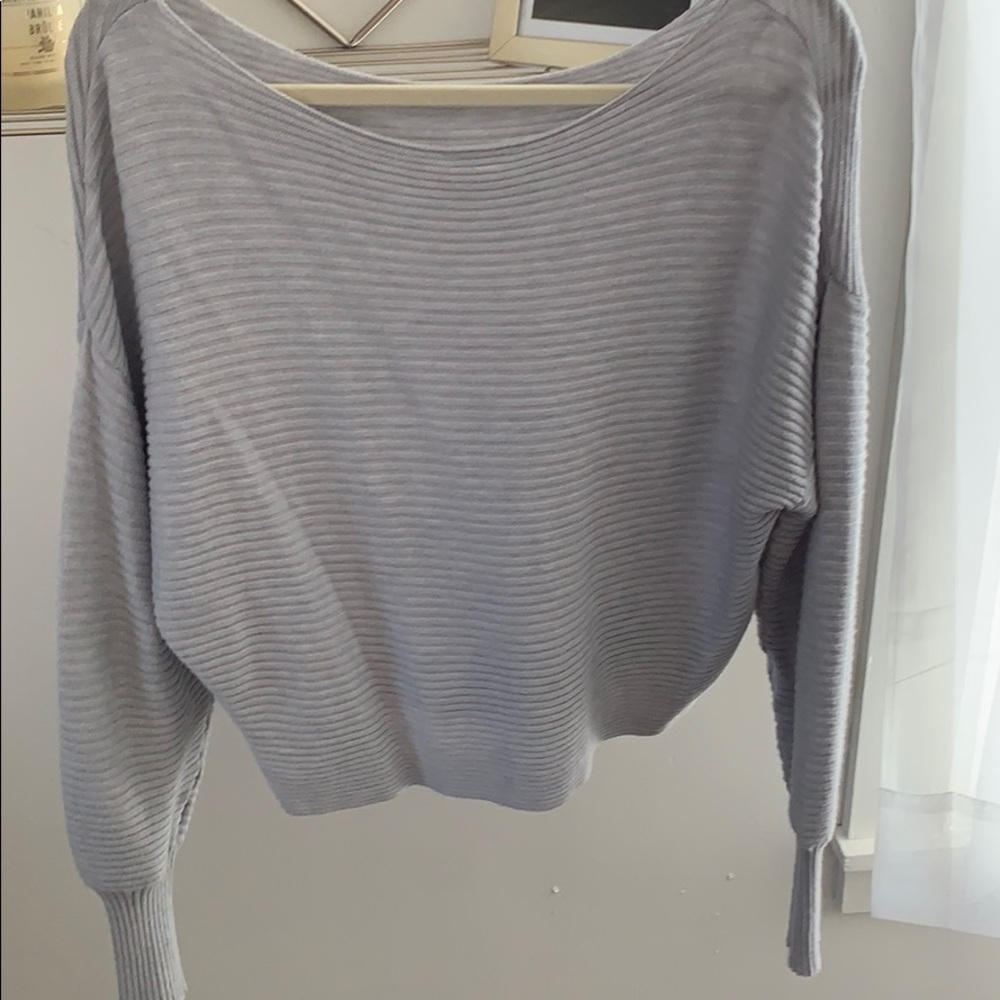 Gray cropped sweater - Picture 2 of 3
